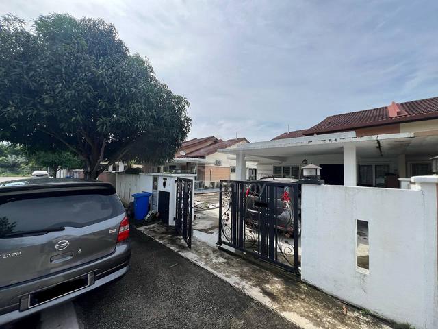 EXTENDED Single Storey Semi-D House, Seksyen 29 Shah Alam 1