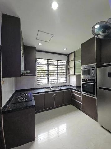 Rumah Semi D 2 Tingkat, Kota Emerald 1