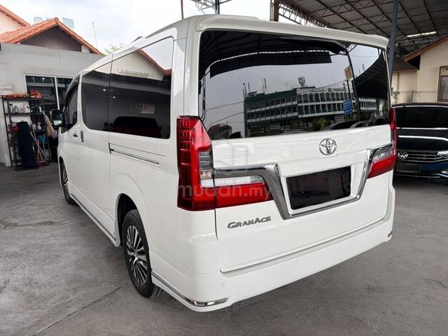 2020 Toyota GRANACE 2.8 PREMIUM (A) - 4