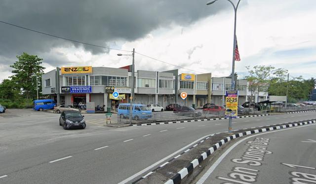 Sungai Dua Utama corner shophouse Build up : 5177sqft rent 1