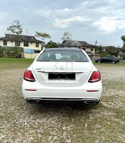 2017 Mercedes Benz E250 EXCLUSIVE (CKD) 2.0 (A) - 4