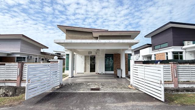 Setingkat Bungalow Di Paya Rumput Perdana Melaka 1