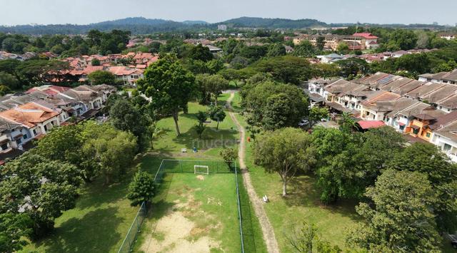 Gated guarded Face Padang Move in Condition house for rent 1
