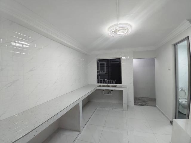 Double Storey Freehold International Fully Renovated Extend Table Top 1