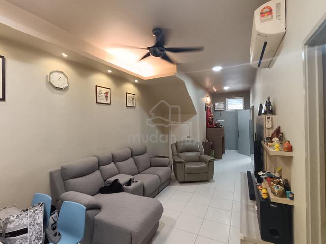 Revoated Ground Floor Town House Bandar Saujana Putra Puchong For Sale 1