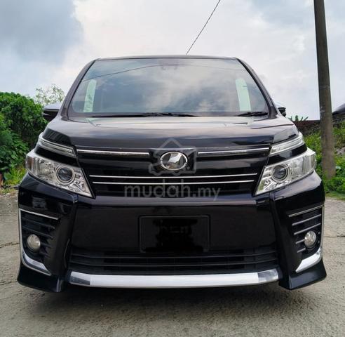 2017 Toyota VOXY 2.0 ZS KIRAMEKI II 🔥ORI CONDI🔥 - 2
