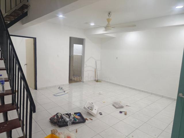 Double storey house@ tmn Cheng Damai 1