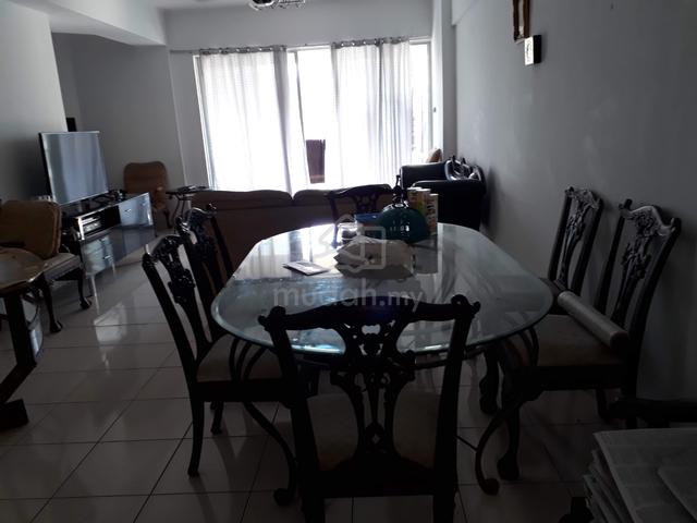 Middle Room avail 3