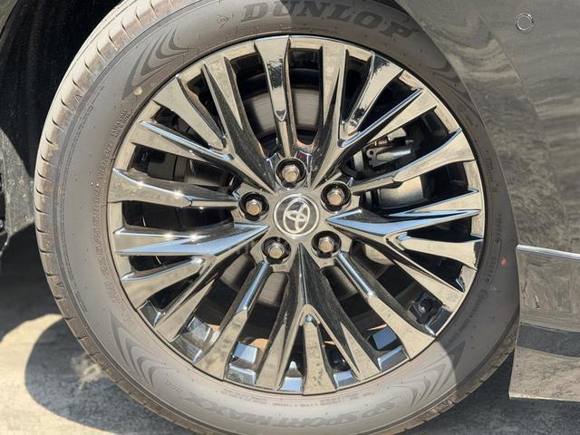 Toyota Vellfire Z Premier - 4