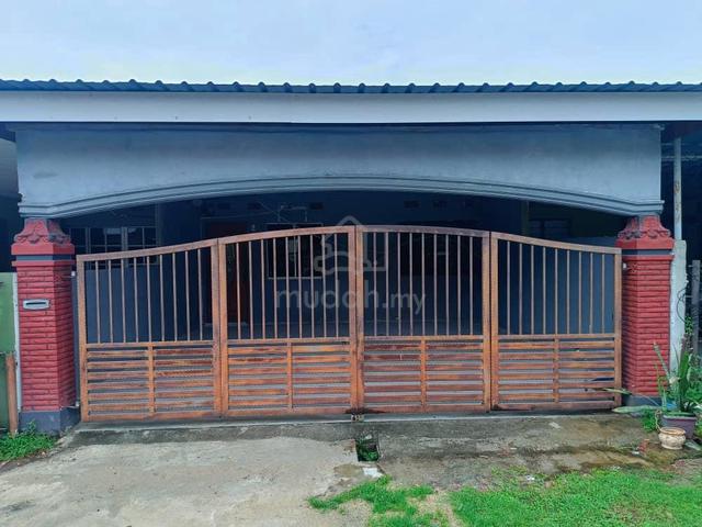 Taman Pertama, Pokok Sena 1