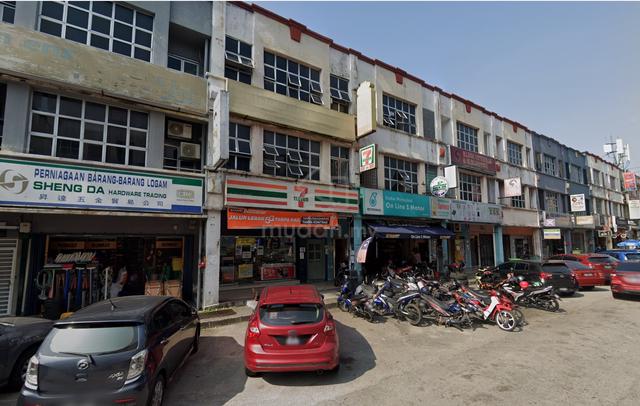 ROI 4.2% 3sty Shop Kawasan Perniagaan Desa Ria Balakong Seri Kembangan 1