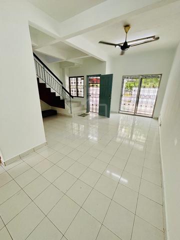 Facing Open 2 Storey Lorong Az-Zaharah Puncak Alam Near School,Uitm 4