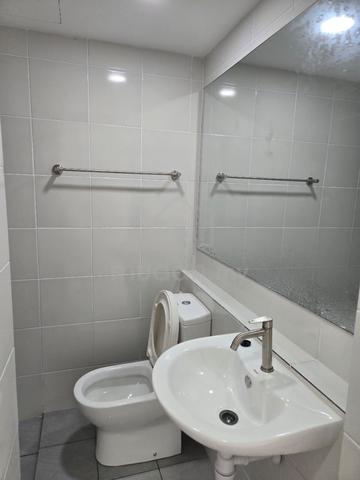 Uni Suites 4