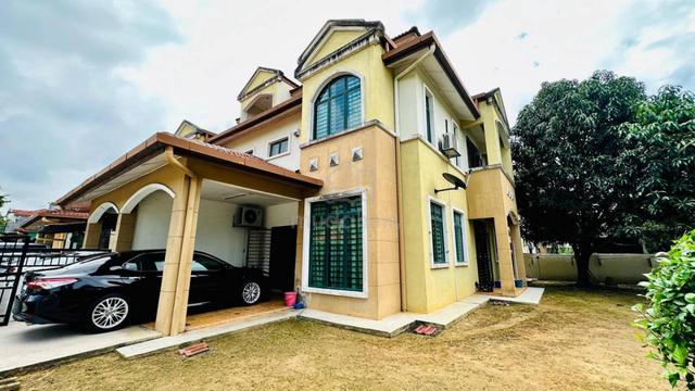 Below market 2.5 storey corner lot terrace in Kota Warisan 1
