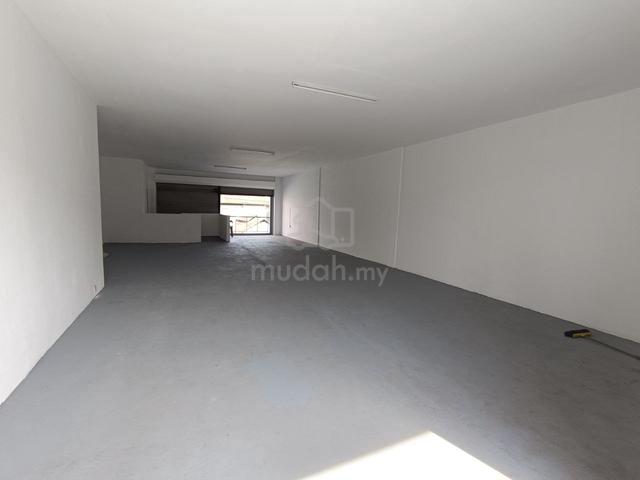 Tuaran Town Shop | Newly Painted | First Floor | 1150 sqft 1