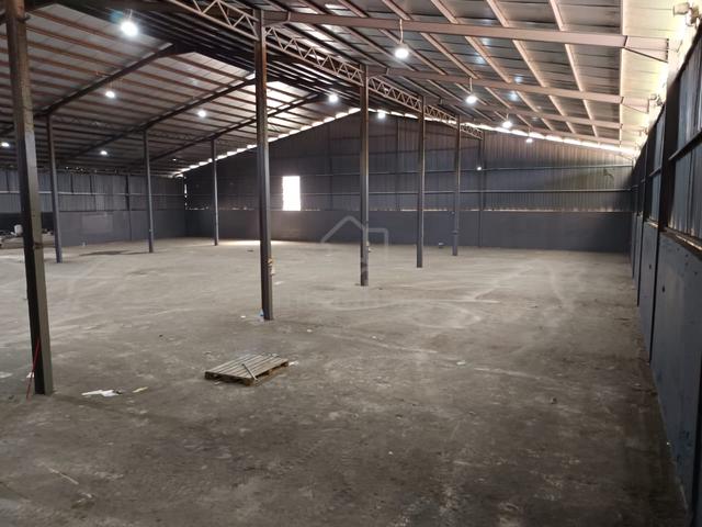 Warehouse Single Storey Factory with Big Land For Rent @ Sungai Lalang 1