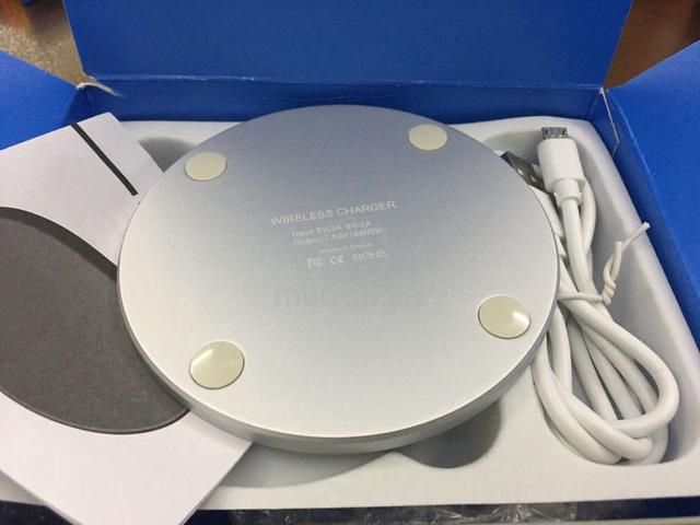 Wireless fast charger LED light - photo 2 of 3