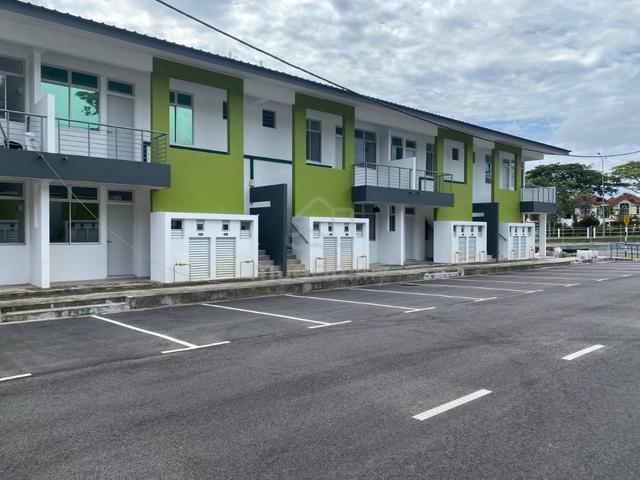 Impian Emas Townhouse Ground Floor 3bed Partial Furnished /Low Deposit