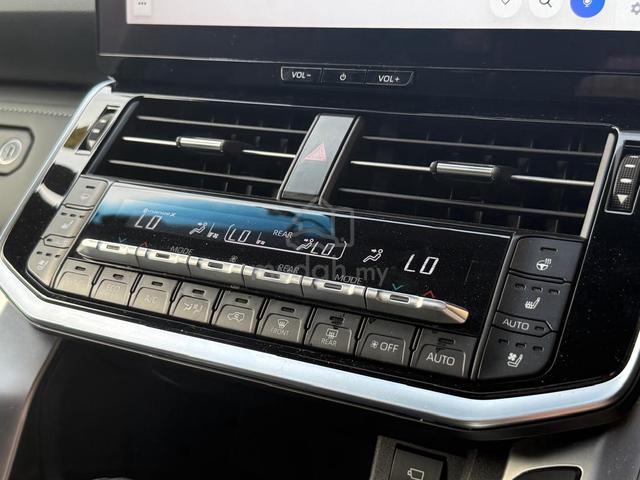 Black Interior 2025 Toyota LANDCRUISER 3.4 300 ZX - 2