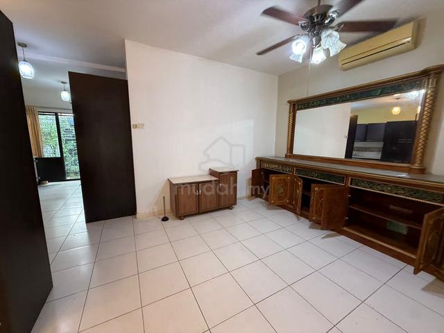 Meadow Lake Fields, Sg Besi 3 storeys link house 1