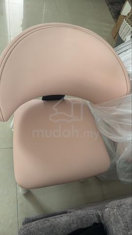 Dining chairs to let - photo 2 of 2