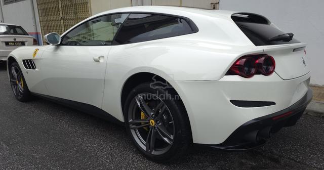 2019 Ferrari GTC 4 LUSSO 6.3 (A) - 3