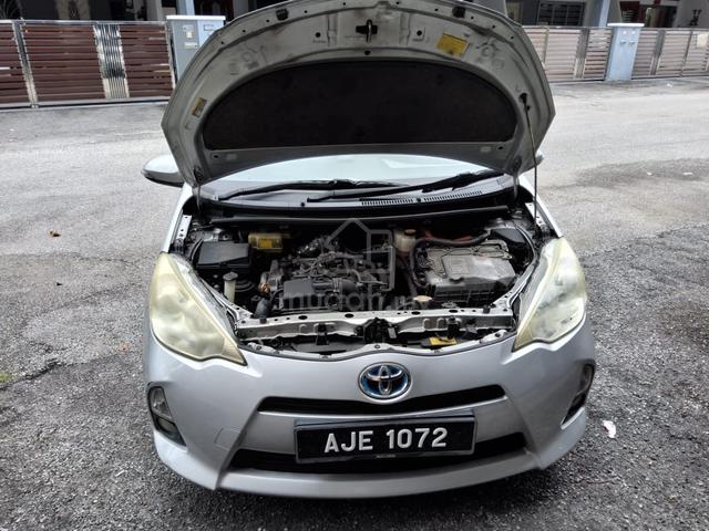 2012 Toyota PRIUS C 1.5 (HYBRID) NHP10R (A) - 2