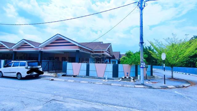 CORNER LOT Single Storey Taman Jerlun Jaya Kuala Kangsar For Rent 1