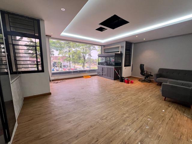 Taman Molek 1