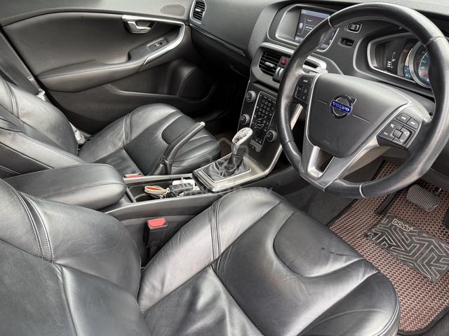 2013 Volvo V40 2.0 T5 (A) Low Mileage 48K + - 3
