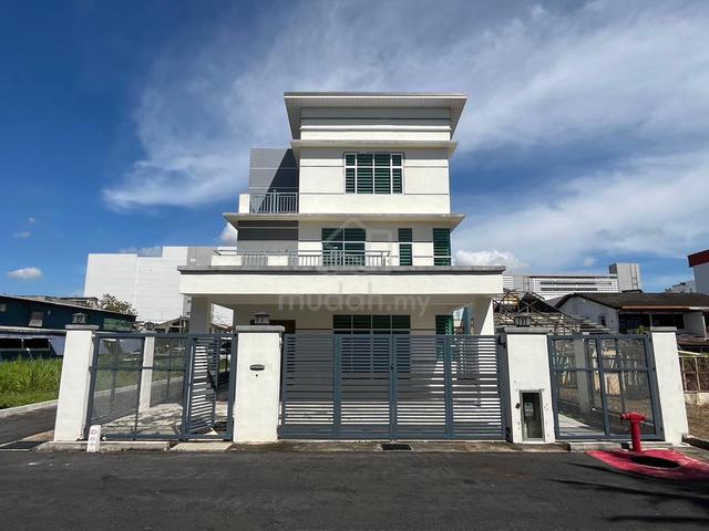 3 Storey Bungalow Near Aman Central Alor Setar City Centre For Sale 1