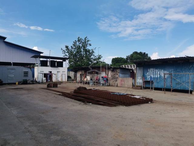 Warehouse with big land size at Damansara Kuantan 3