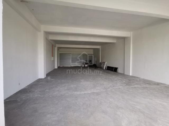 Ground Floor Intermediate Shoplot for SALE(4 units) Canaan Square 1