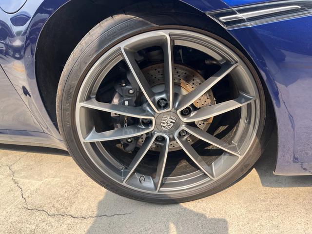 2022 Porsche 911 3.0 CARRERA (10k Milleage) Chrono - 2