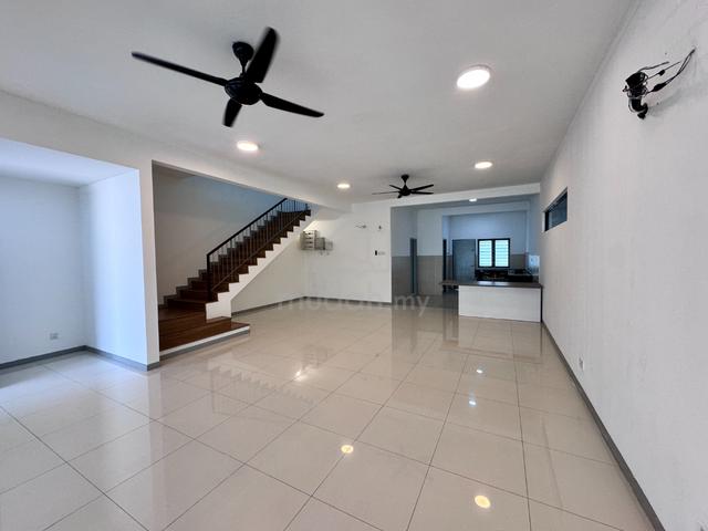 25x70 Terrace end lot Nahara Bukit Raja Behind SMK Setia Alam 1