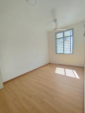 Taman Seri Molek Perdana Apartment 4
