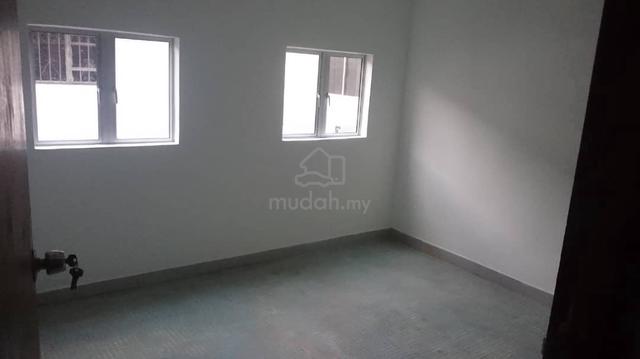 Rejang cluster , 3sty , 3r1b , 800sf , p/furnished , setapak jaya 5
