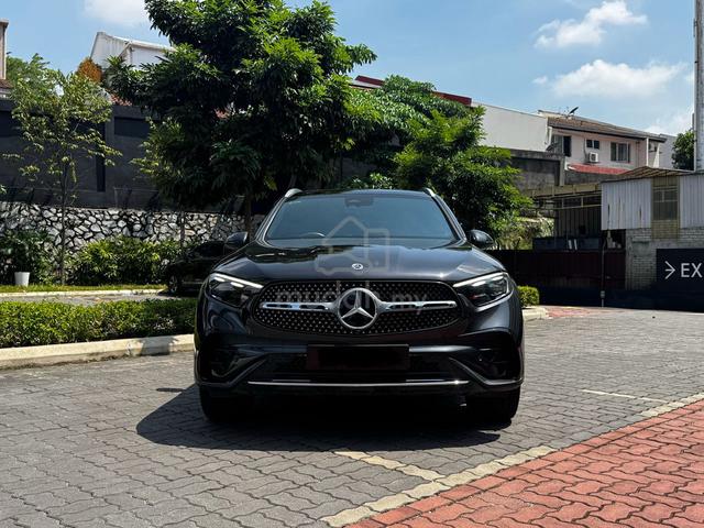 Mercedes Benz GLC300 AMG LINE UNDER MB WARRANTY - 2