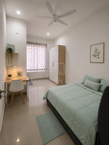 "Fully Furnished Medium Room | Hijayu Aman, Bandar Sri Sendayan" 1