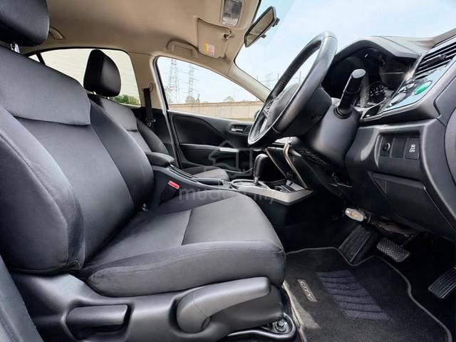 -2015-Honda CITY 1.5 V-Spec (A) P/Start - 4