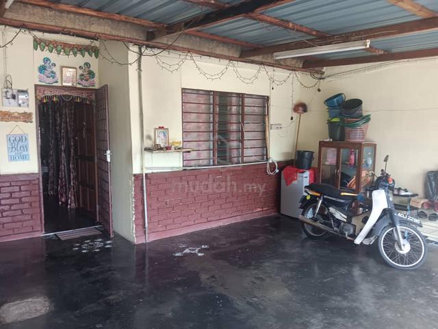 Rumah Awam 3