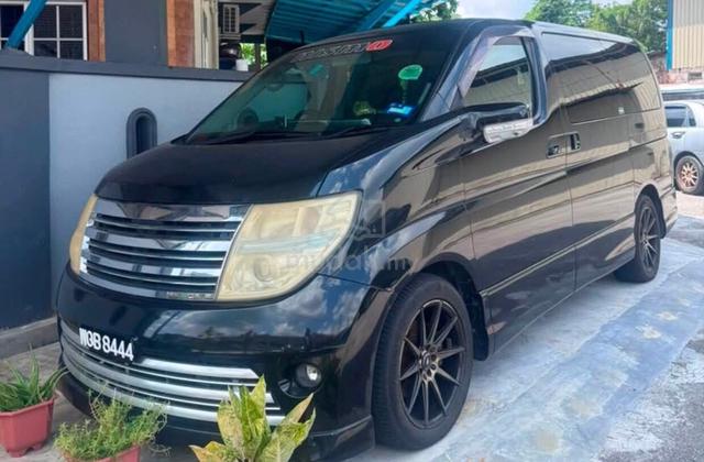 Nissan Elgrand 3.5 2004/2007 . Sunroof / 7 Seater - 2