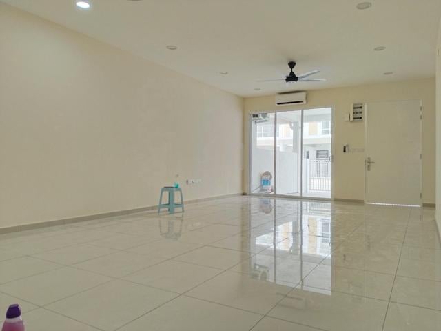 Brand New 2 Storey House For Rent @ Ara Sendayan Adira, BSS 1