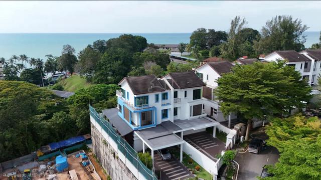 3-Storey Semi D Seaview house Taman Bayu Batu Feringghi 1