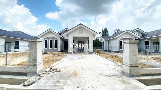 (Kg Kandis,Pasir Puteh) 1 Unit Rumah Banglo English Style 1