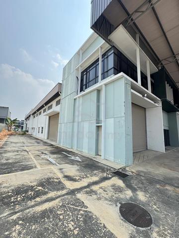 1.5 Storey Cluster Factory @ Perindustrian Cemerlang, Desa Cemerlang 1