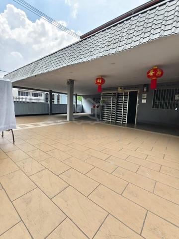 2 Storey Corner Lot Jalan Bakawali Taman Johor Jaya Fully Renovated 1