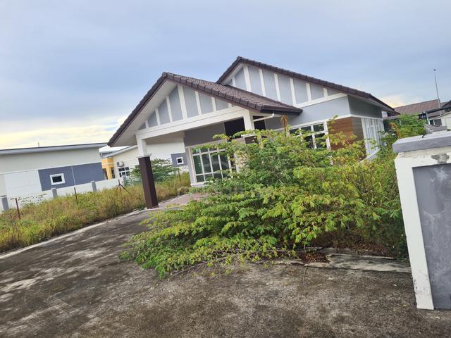 OFFER: Bungalow House wt HUGE LAND (best deal, compare land size) 1