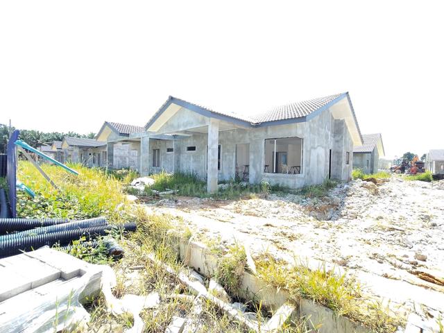 *PROJEK SEMI-D PERUMAHAN MAKMUR PULAU MANIS JAYA 1 UNTUK DIJUAL* Lepar 1