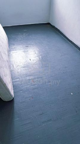 Single Room for female,7 minit walking distance LRT pandan jaya 1